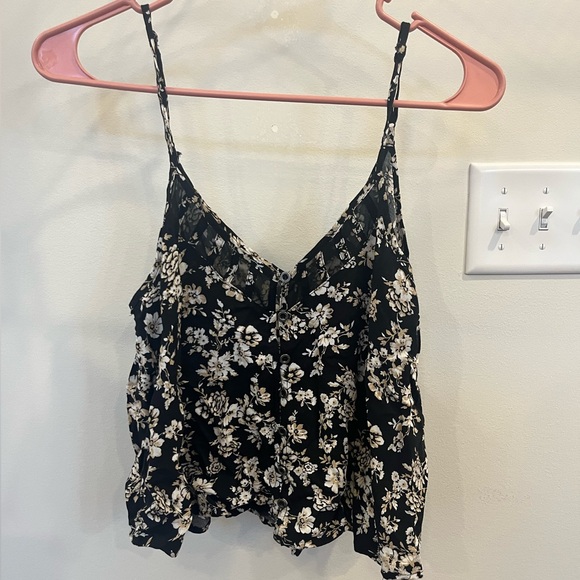 Forever 21 Tops - Forever 21 Black and White Floral Camisole